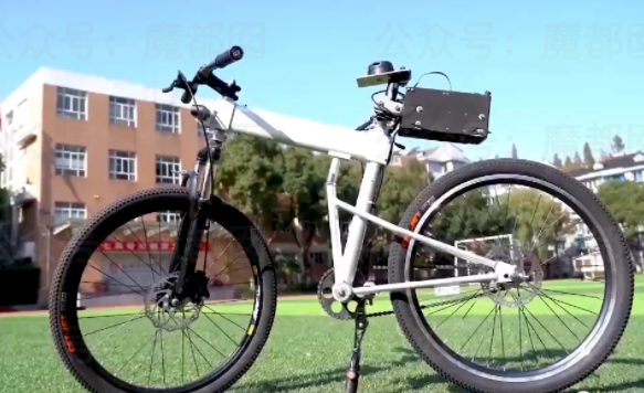天才少年打造无人自行车引关注 网友扒出某宝完全同款