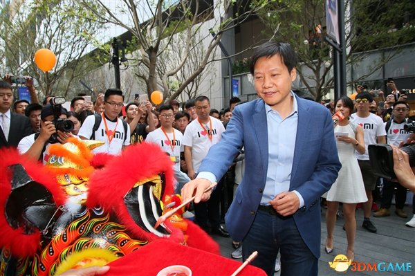 小米上市后 雷军跻身中国富豪榜前十！超过丁磊