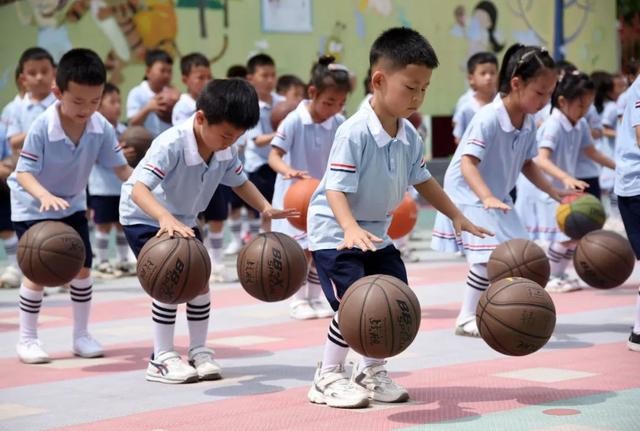 三孩生育政策来了！积极应对中国人口老龄化