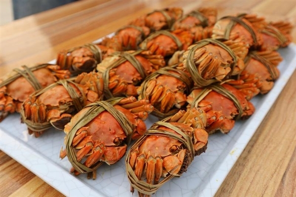 今年你买的阳澄湖大闸蟹可能是假的 蟹还没长大呢