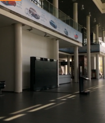 西安利之星奔驰4S店展厅已清空 将暂停销售新车