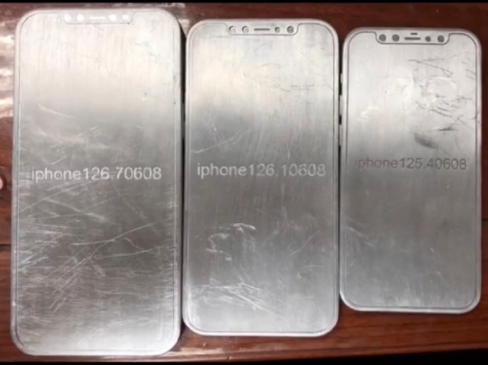 iPhone 12机模曝光：直边框首次回归、继续刘海屏